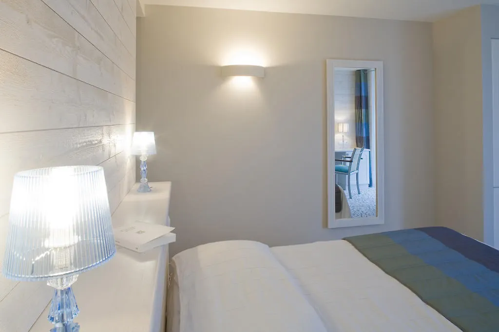 Logis Hôtel Vent d'Iroise Plougonvelin Hotel